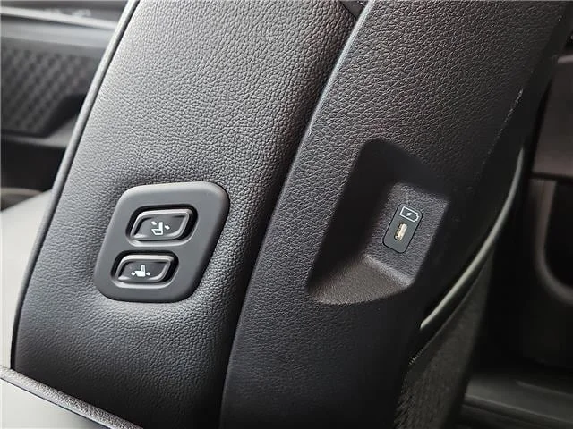 Used 2025 Aurora Black Pearl KIA SX Prestige Passenger image 12