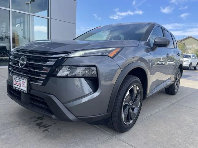 2025 Nissan Rogue SV - Photo 12