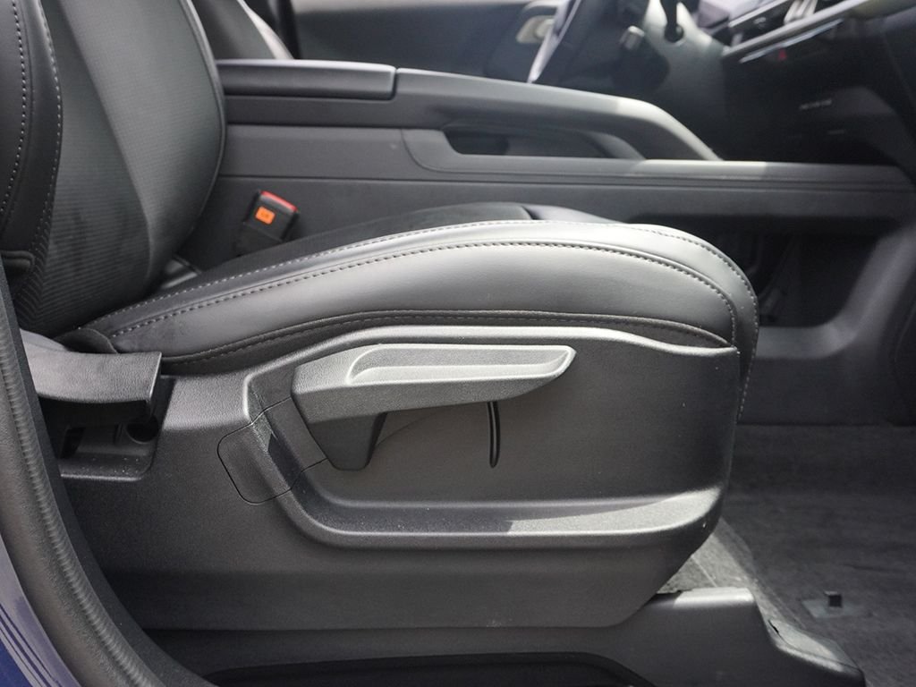 Used 2027 Black Kia S image 34