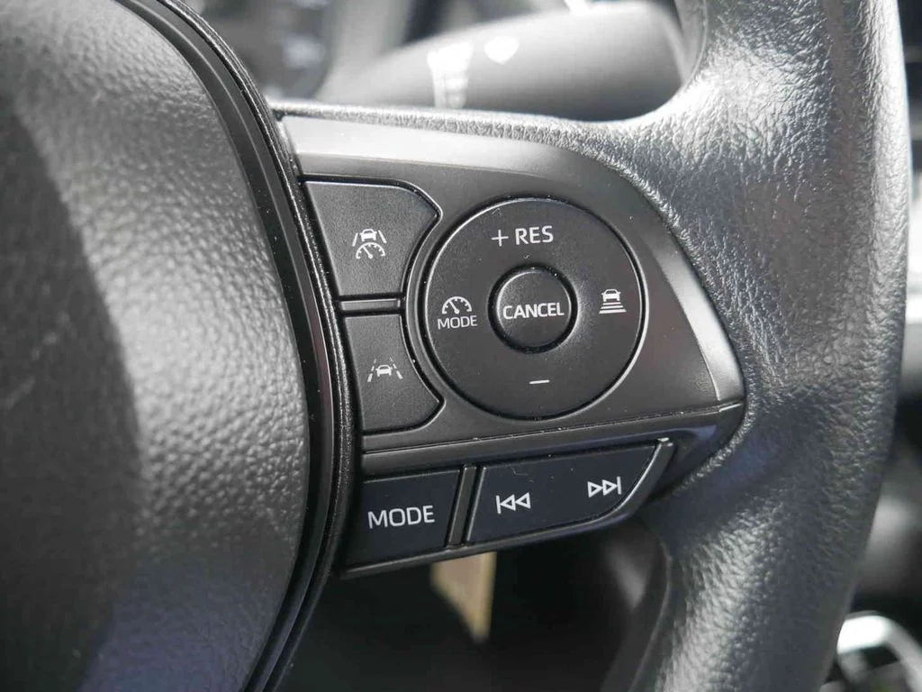 Used 2025 White Toyota LE image 28