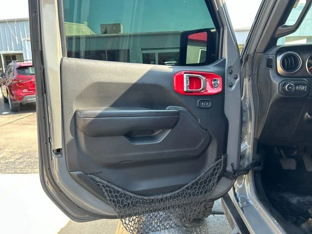 Used 2018 Gray Jeep Unlimited Sport S image 34