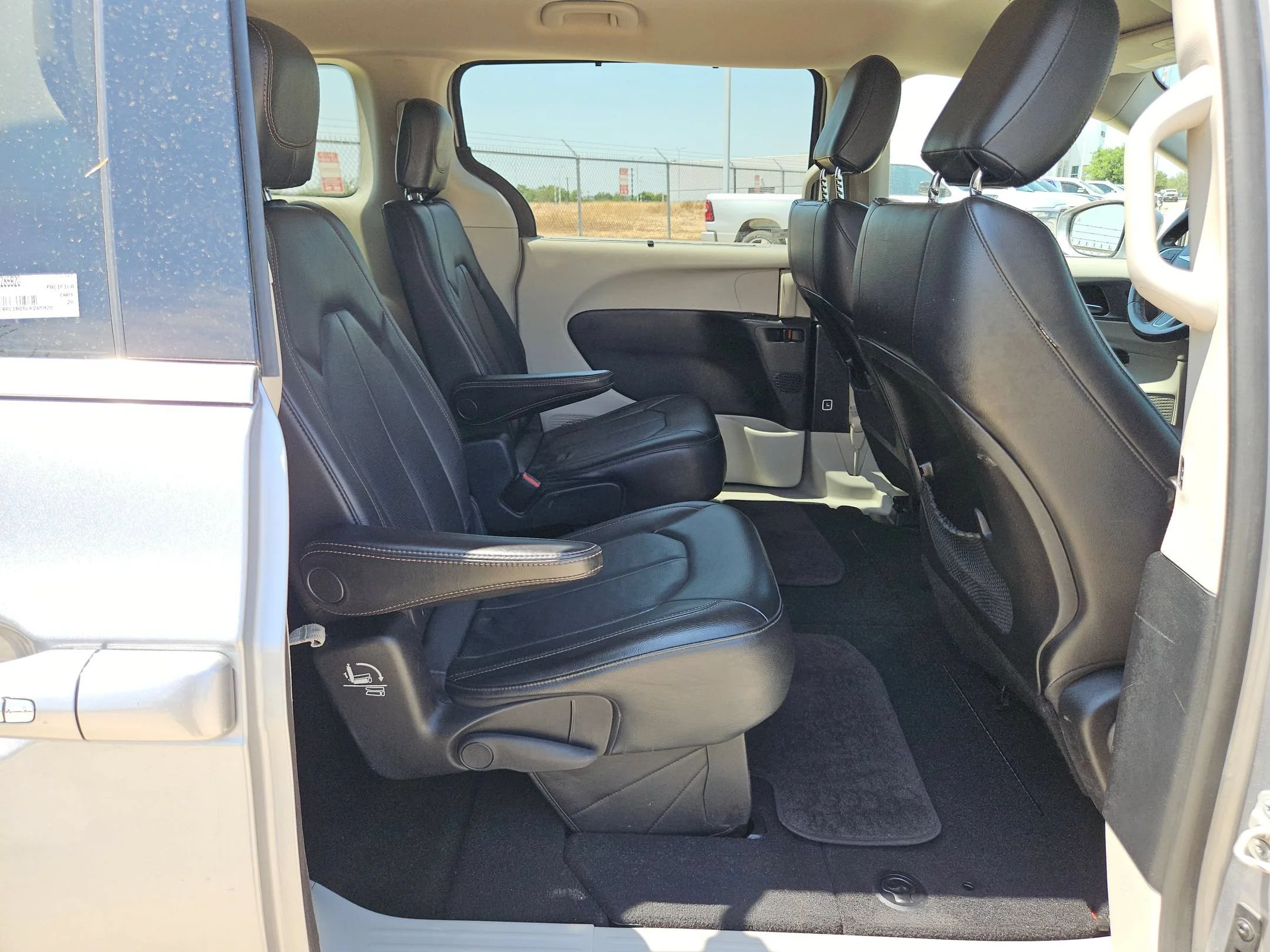 Used 2020 Silver Chrysler Touring L image 25