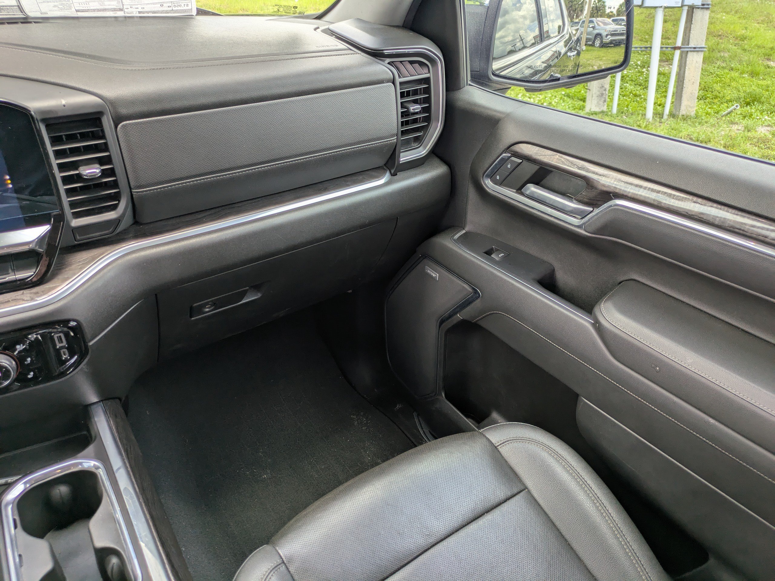 Used 2022 Black Chevrolet LTZ image 16