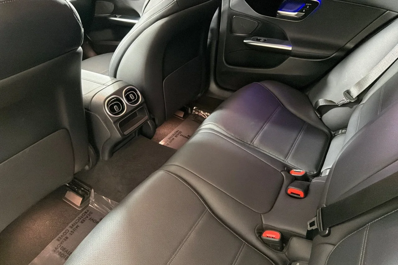 Used 2022 Polar White Mercedes-Benz C 300 image 11
