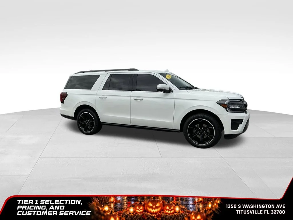Used 2023 White Ford Limited image 6
