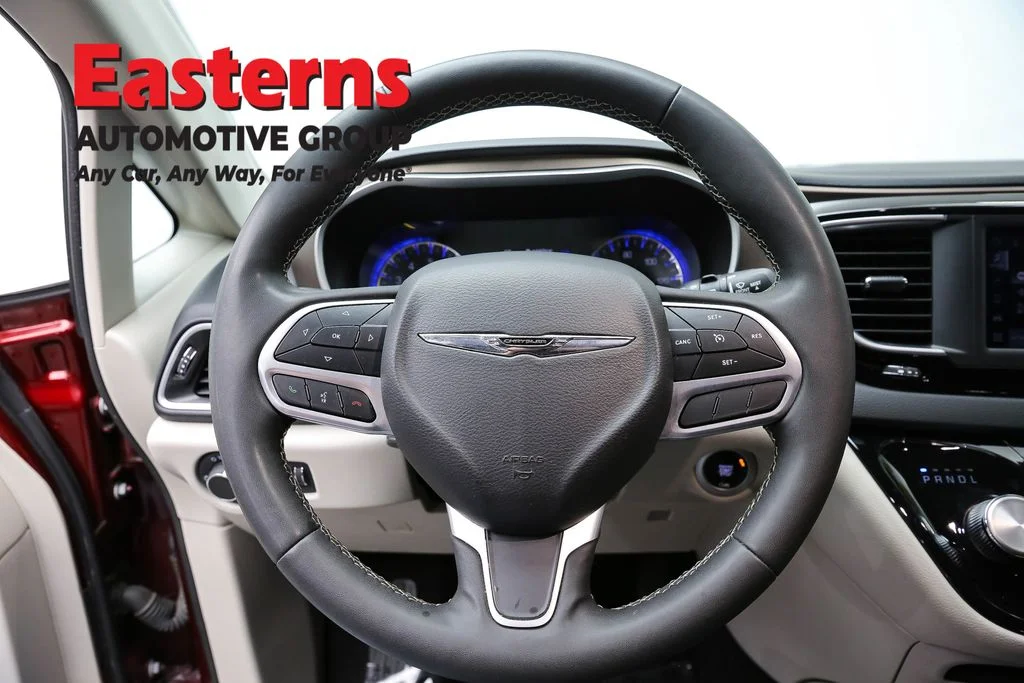 Used 2023 Red Chrysler LX image 10