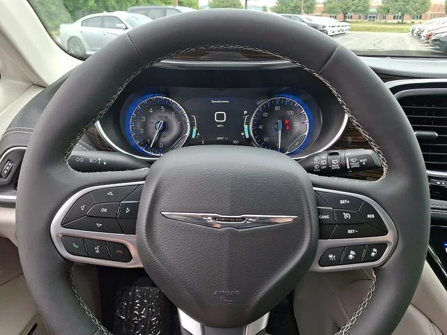 Used 2022 Blue Chrysler Limited image 25