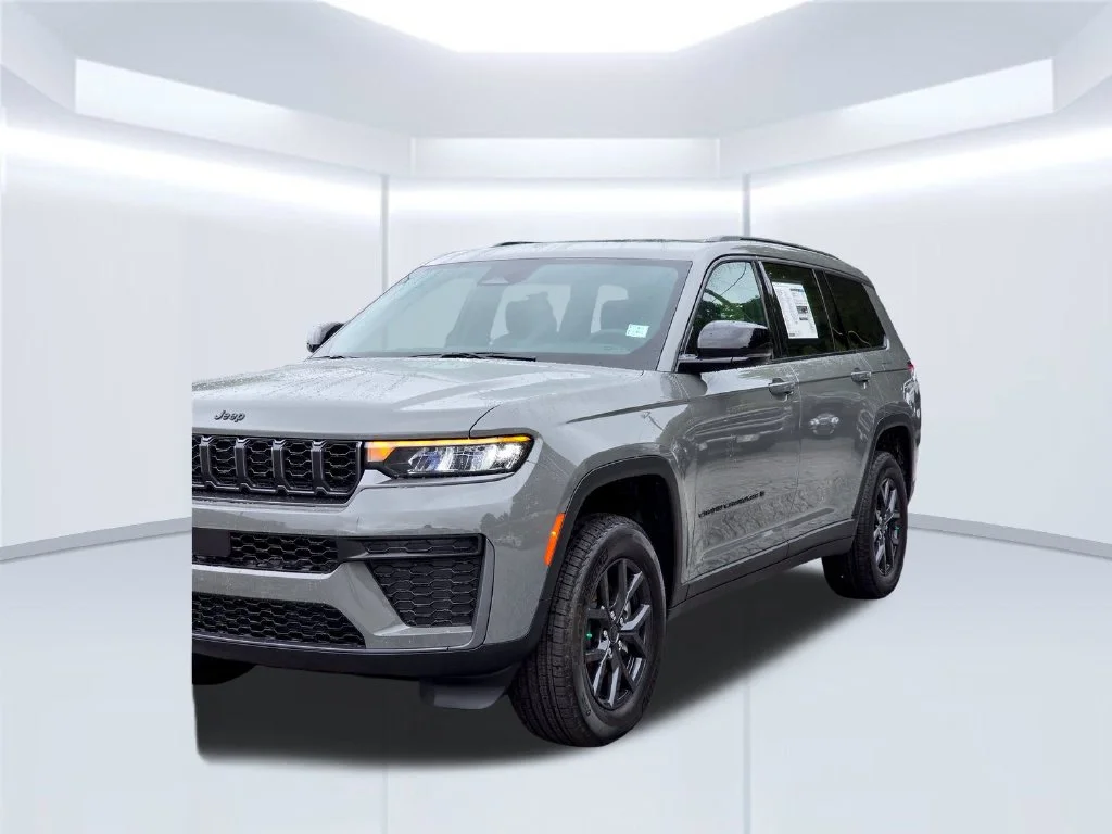 New 2027 Gray Jeep Laredo Altitude image 42