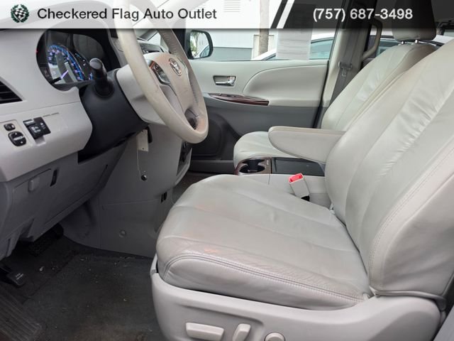 Used 2011 Silver Sky Metallic Toyota XLE image 8