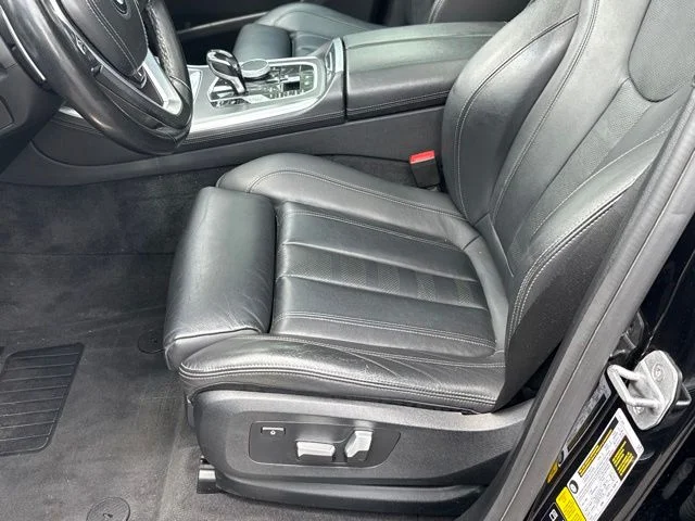 Used 2021 Jet Black BMW xDrive40i image 12