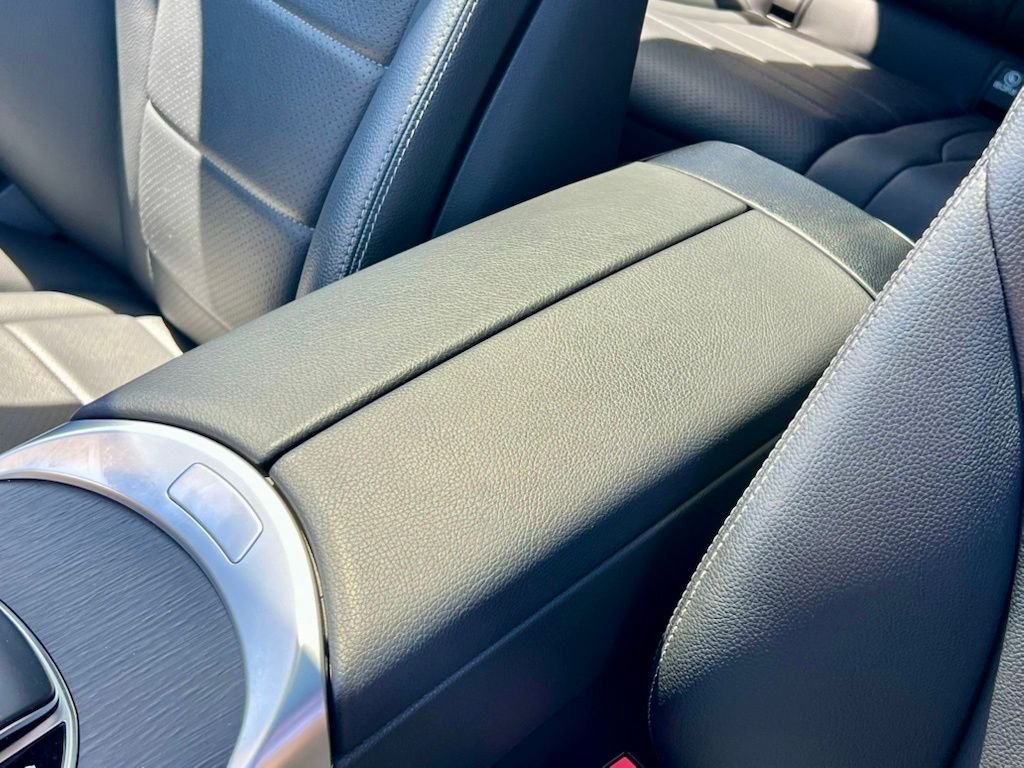 Certified Used 2022  Mercedes-Benz GLC 300 image 35