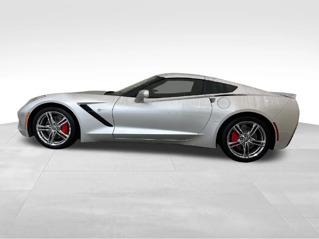 Used 2016 Silver Chevrolet Stingray image 2