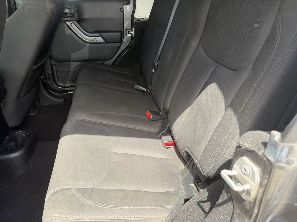 Used 2018 Gray Jeep Unlimited Sport image 27