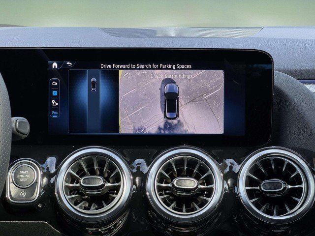 New 2026 BLACK Mercedes-Benz GLA 250 image 16