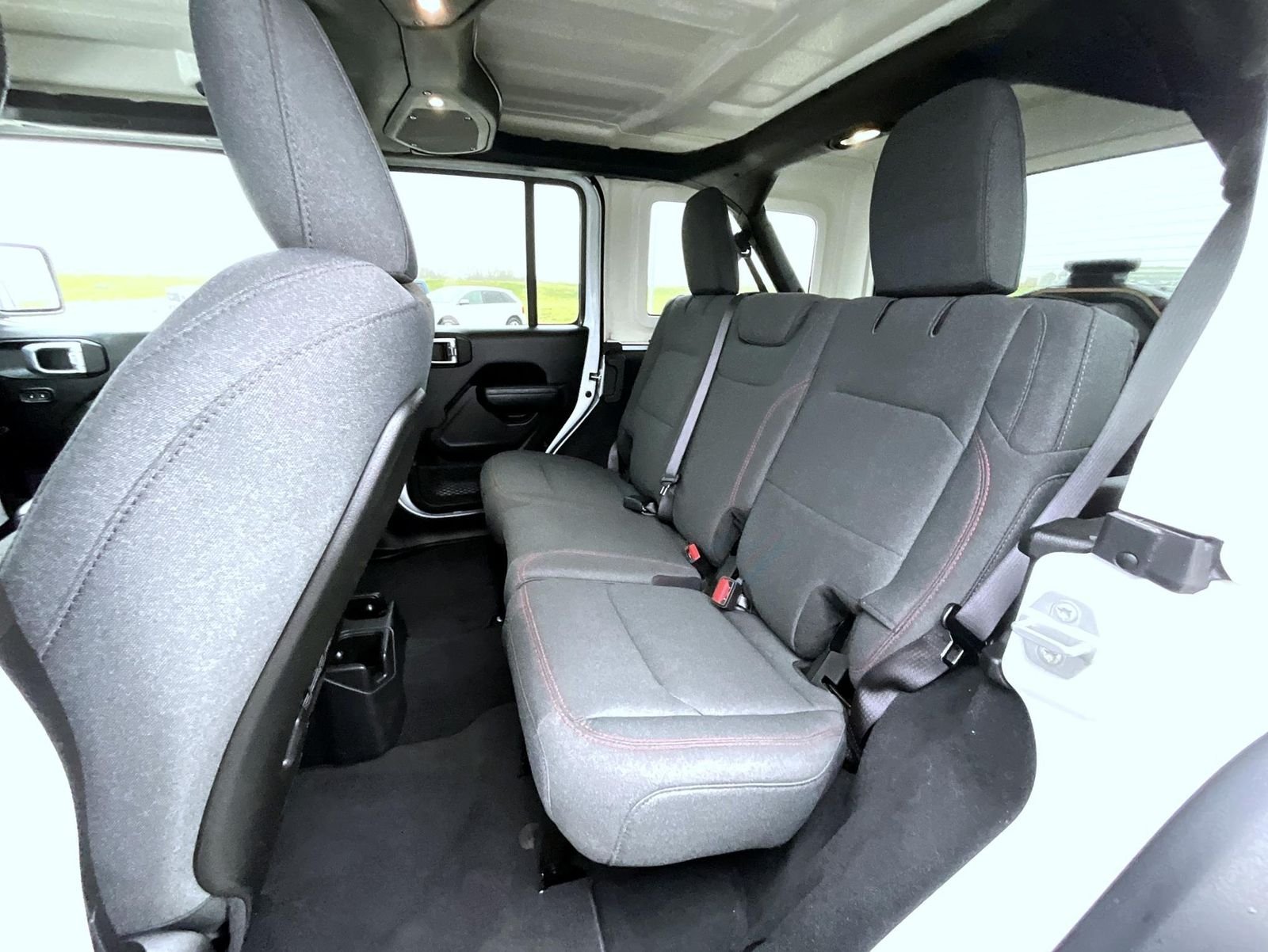 Used 2025 White Jeep Rubicon image 20