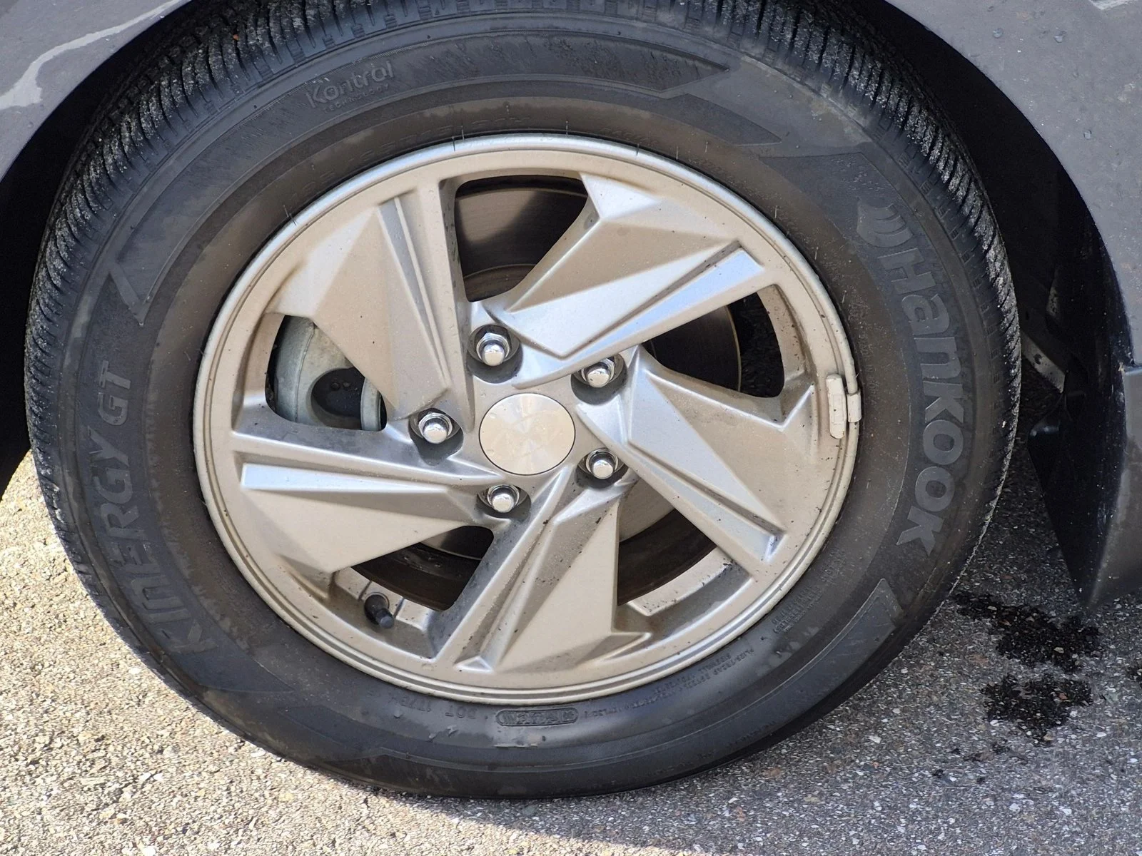 Used 2024 Ecotronic Gray Hyundai SE image 15