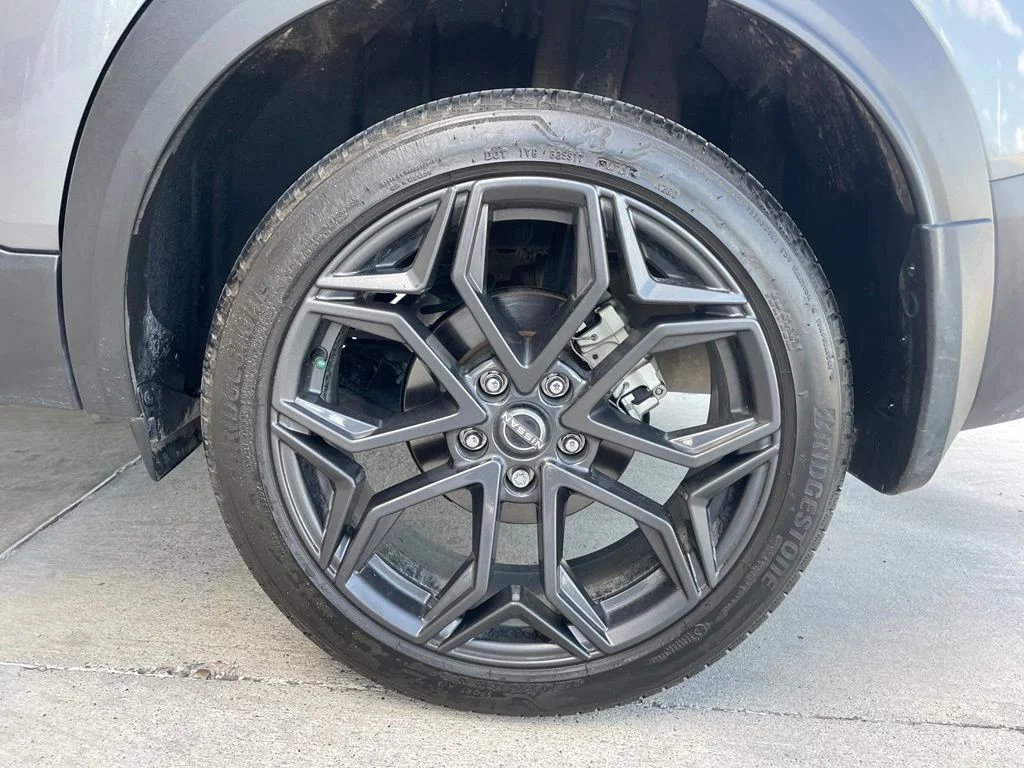 Used 2025 Gray Nissan SR image 17