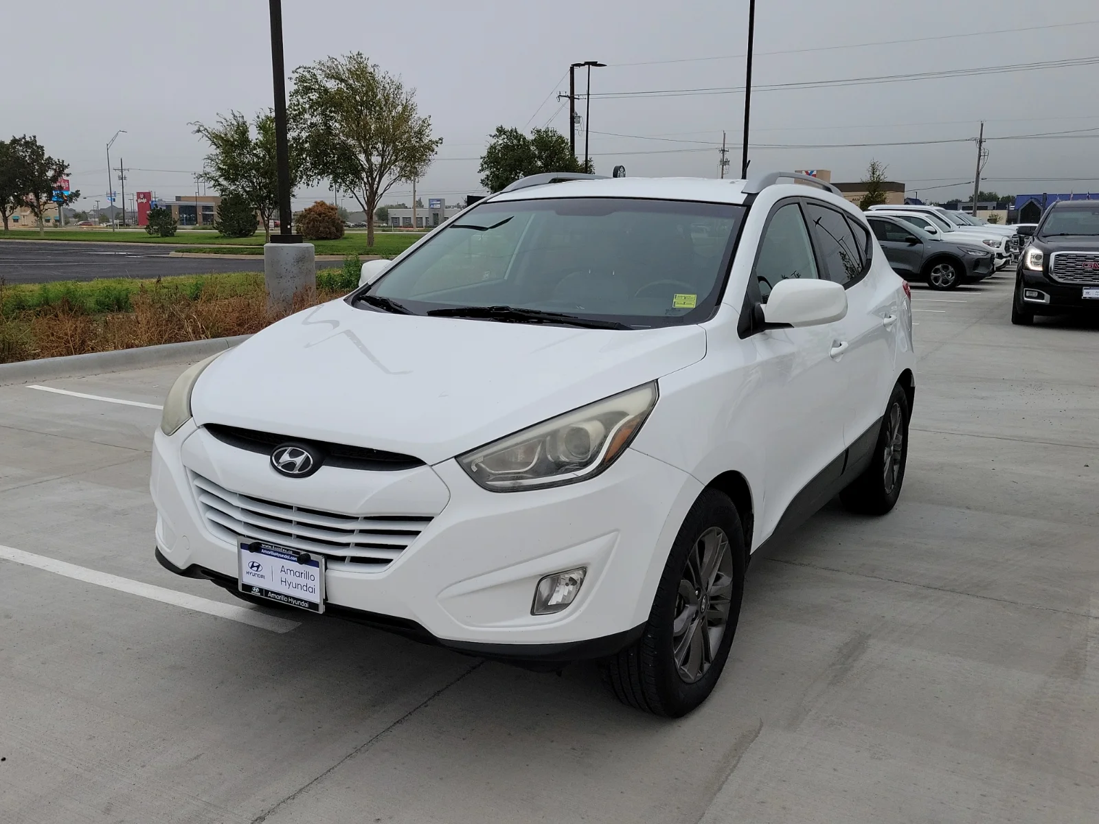 Used 2014 White Hyundai SE image 1