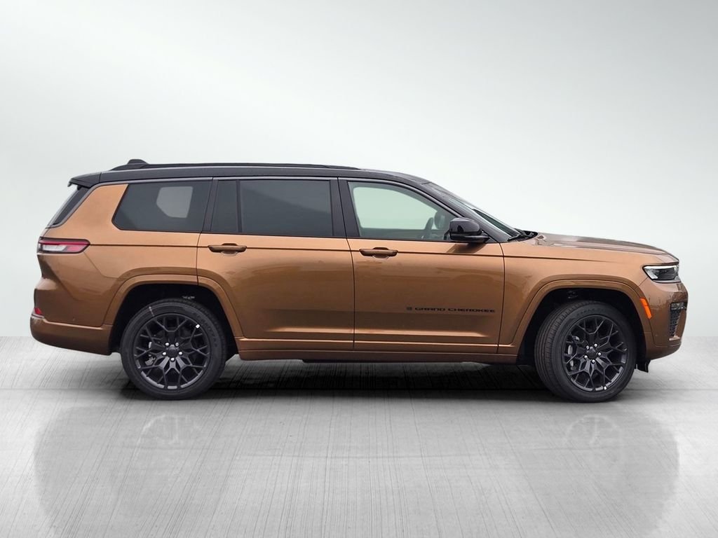 New 2026 Copper Shino Metallic Clear-Coat Exterior Paint Jeep Summit image 3