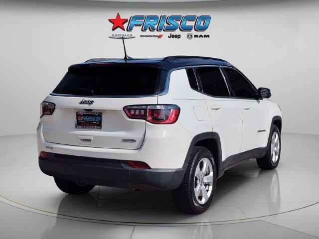 Used 2018 White Jeep Latitude image 7