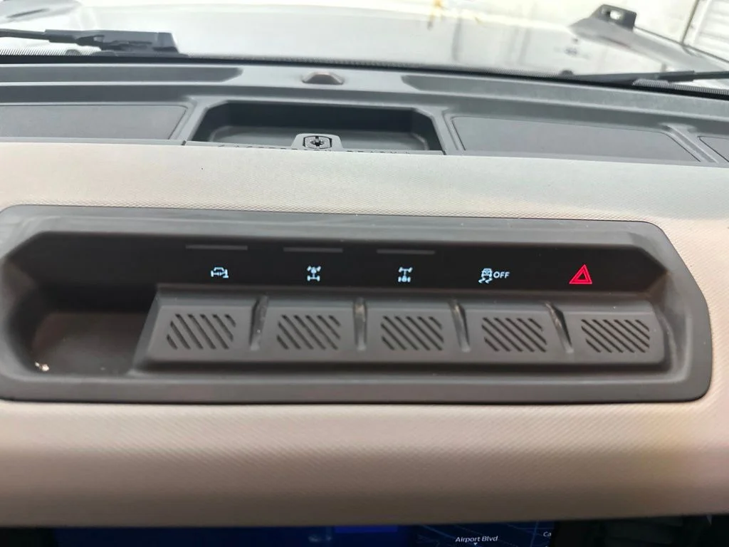Used 2022 Gray Ford Badlands image 23