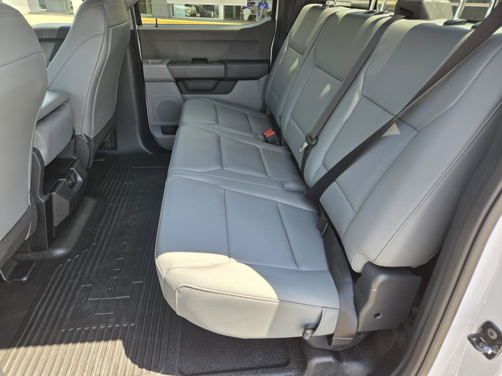 New 2026 Oxford White FORD F-350® XL image 18