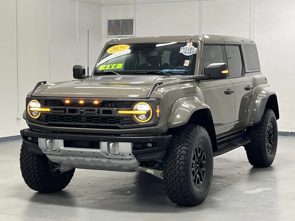 Used 2025 Marsh Gray Ford Raptor 4X4 3.0 TWIN TURBO 1 OWNER image 4