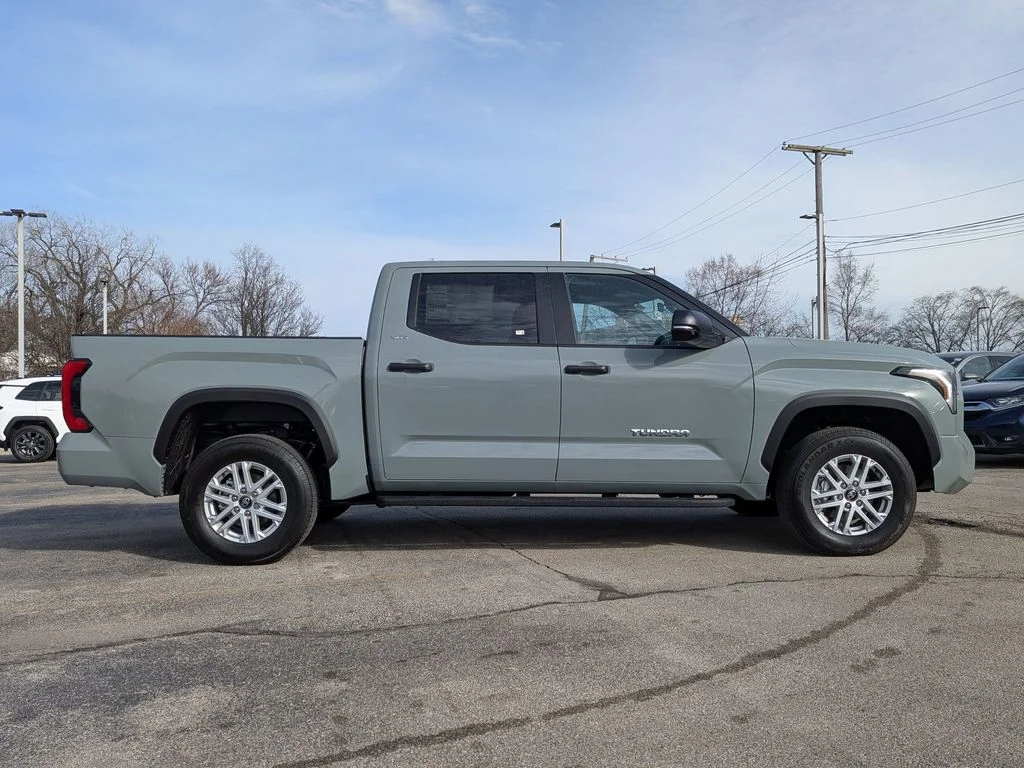 New 2026 Lunar Rock Toyota SR5 image 7