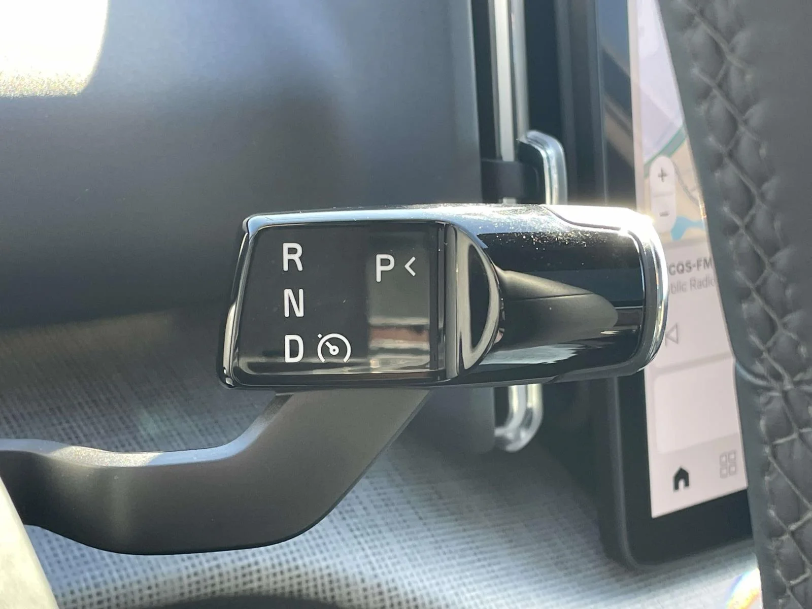 Used 2025 Vapour Grey Metallic Volvo Plus image 12
