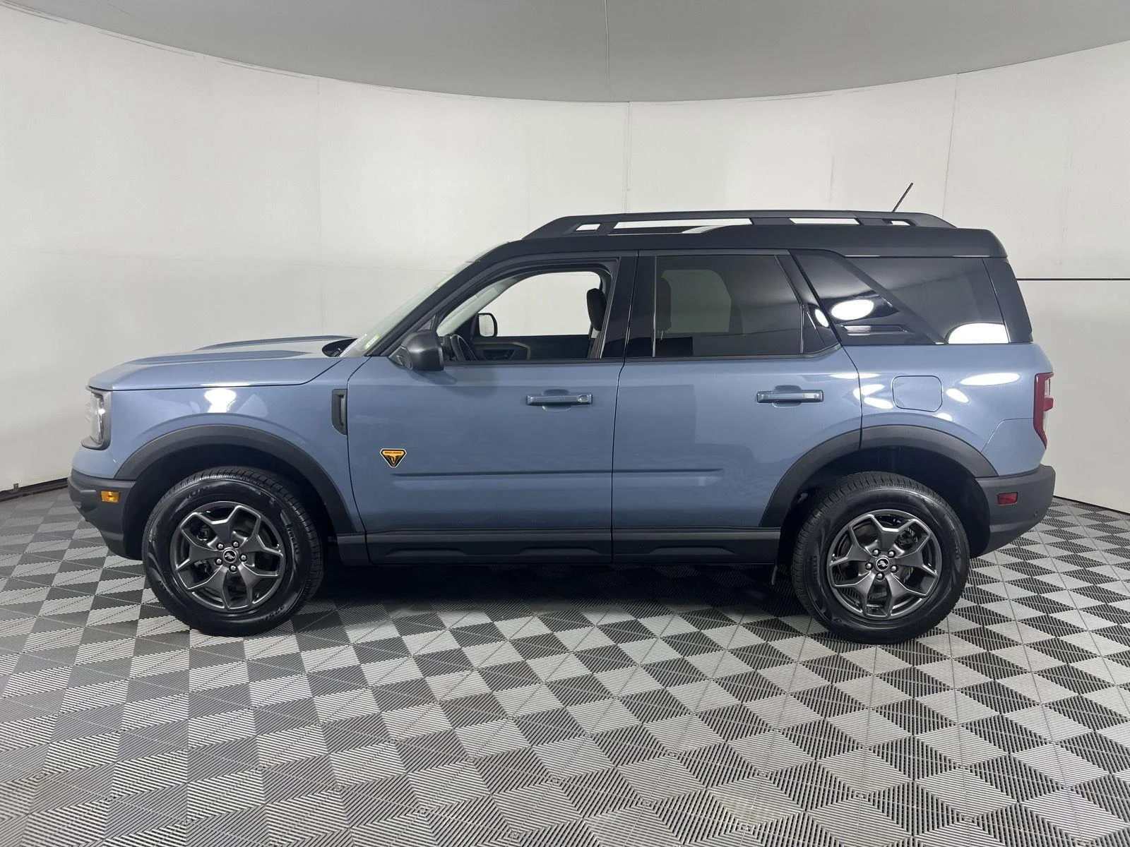Used 2024 Azure Gray Metallic Tri-Coat Ford Badlands image 9