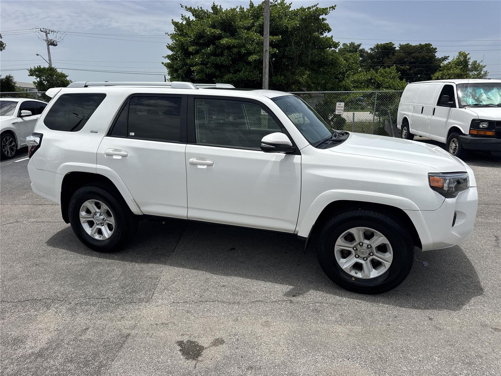 Used 2018 Super White Toyota SR5 Premium image 3