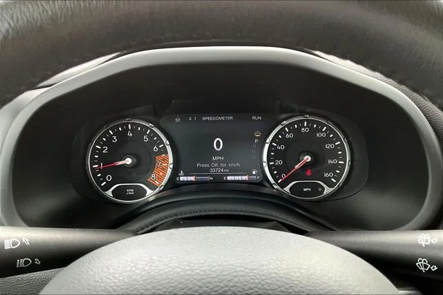 Used 2022 Blue Jeep Altitude image 13