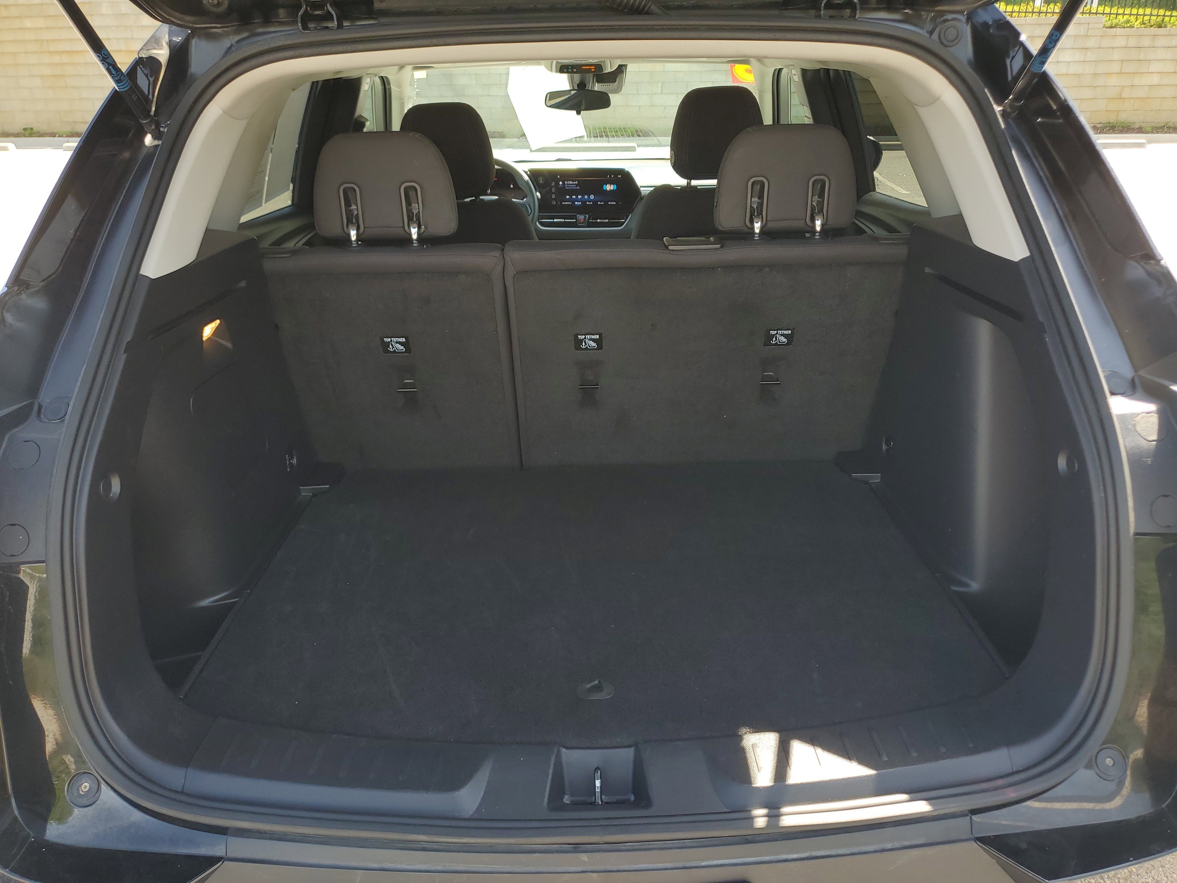 Used 2025 Black Chevrolet LT image 8