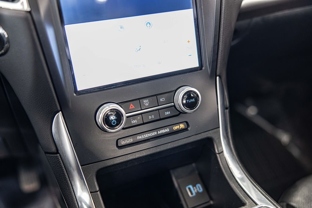 Used 2022 Silver Ford Titanium image 31