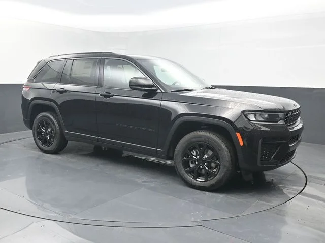 New 2026 Diamond Black Crystal Pearl-Coat Exterior Paint Jeep Altitude image 8