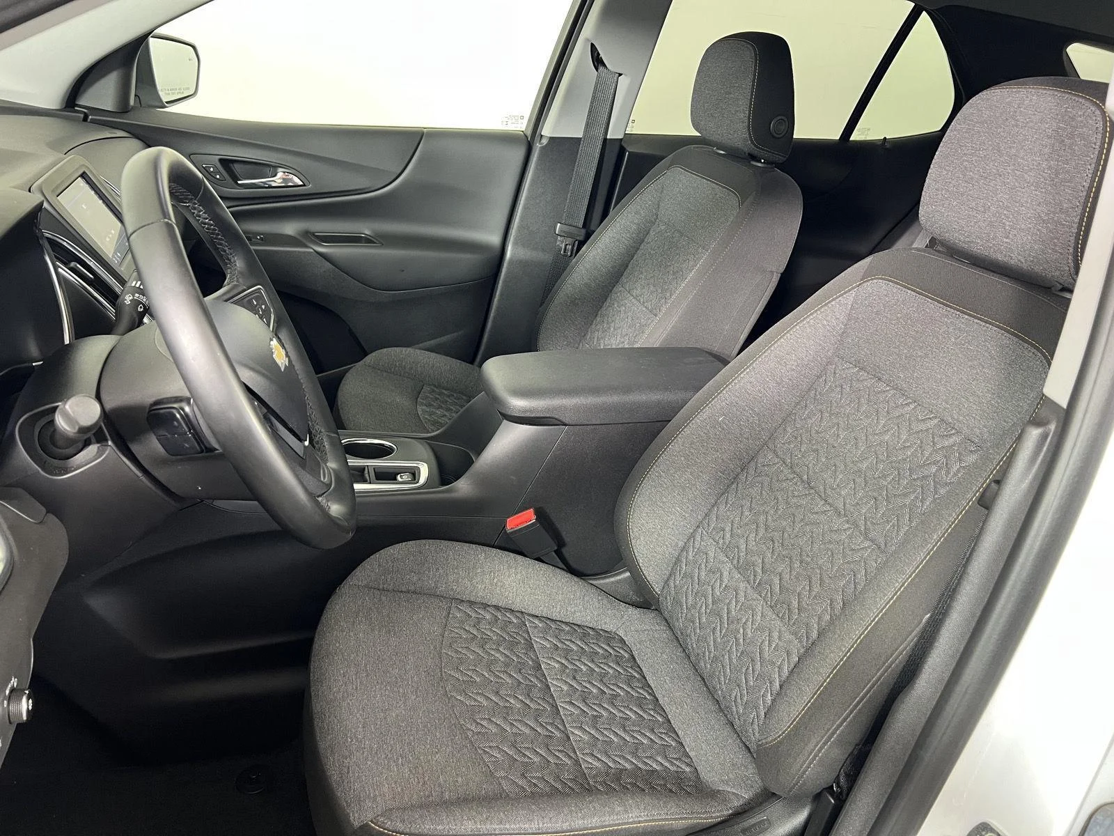 Used 2024 Summit White Chevrolet LT image 5
