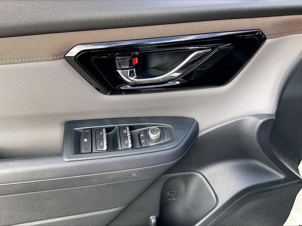 Used 2025 Crystal White Pearl Subaru Sport image 34