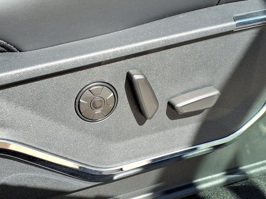 New 2026 Star White Metallic Tri-Coat Ford F-250® Platinum® image 15