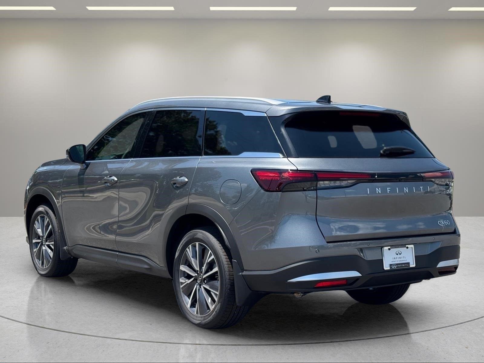 New 2027 GRAPHITE SHADOW INFINITI Luxe FWD image 3
