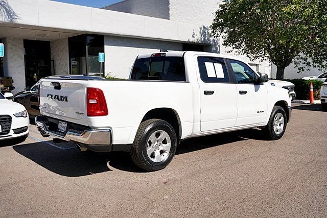 Used 2025 White Ram Big Horn/Lone Star image 8