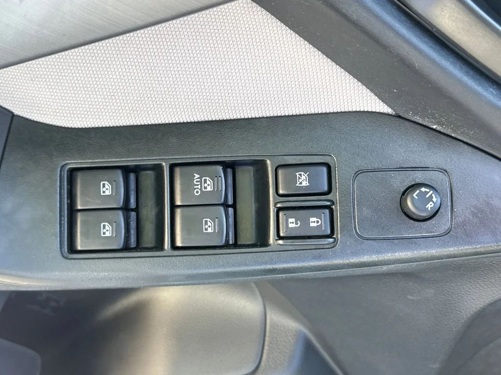 Used 2015 Quartz Blue Subaru 2.5i image 14