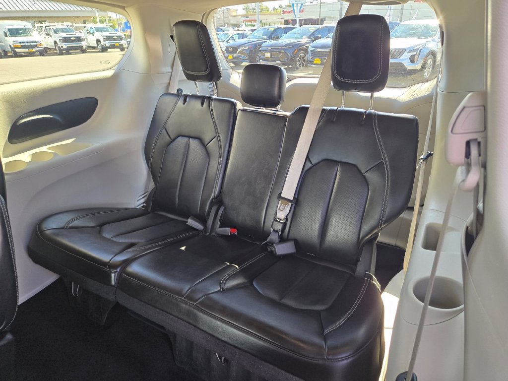 Used 2023 Black Chrysler Touring L image 11