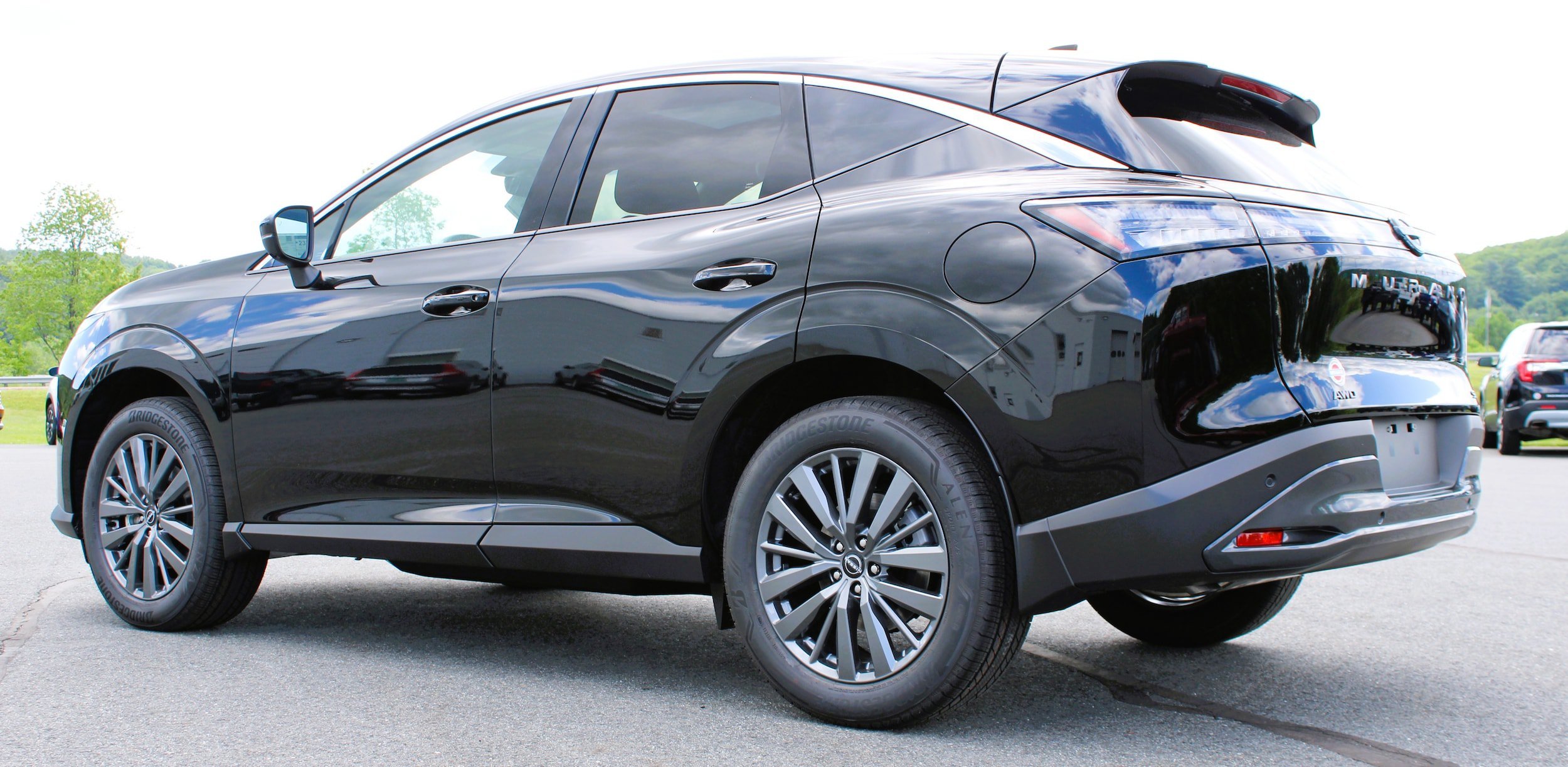 New 2026 Super Black Nissan SL image 12