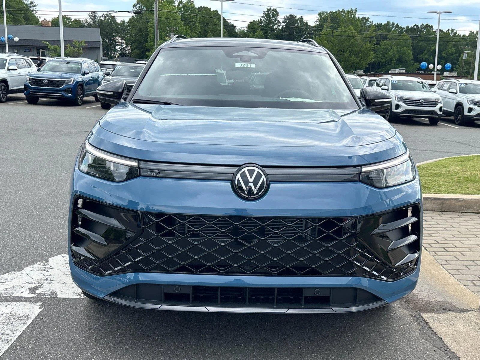 New 2026 monterey blue with deep black roof Volkswagen SE R-Line Black image 8