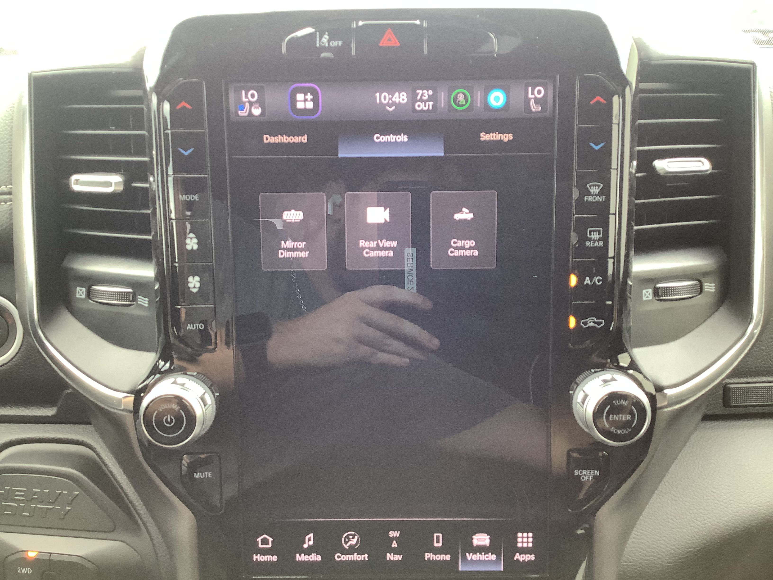 New 2026 Granite Crystal Metallic Clear-Coat Exterior Paint RAM Laramie image 21