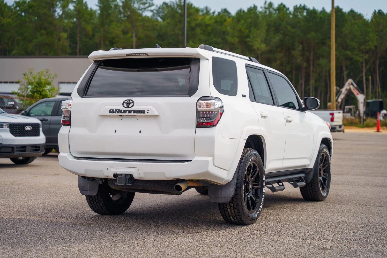 Used 2023 White Toyota SR5 Premium image 6