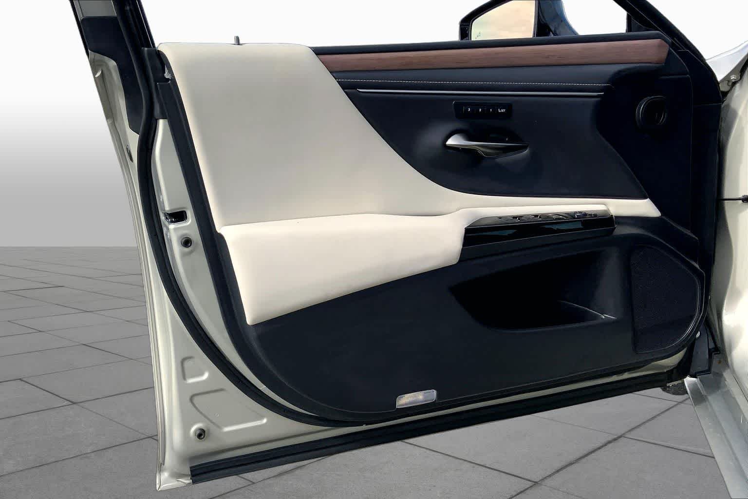 Used 2024 Moonbeam Beige Metallic Lexus  image 21