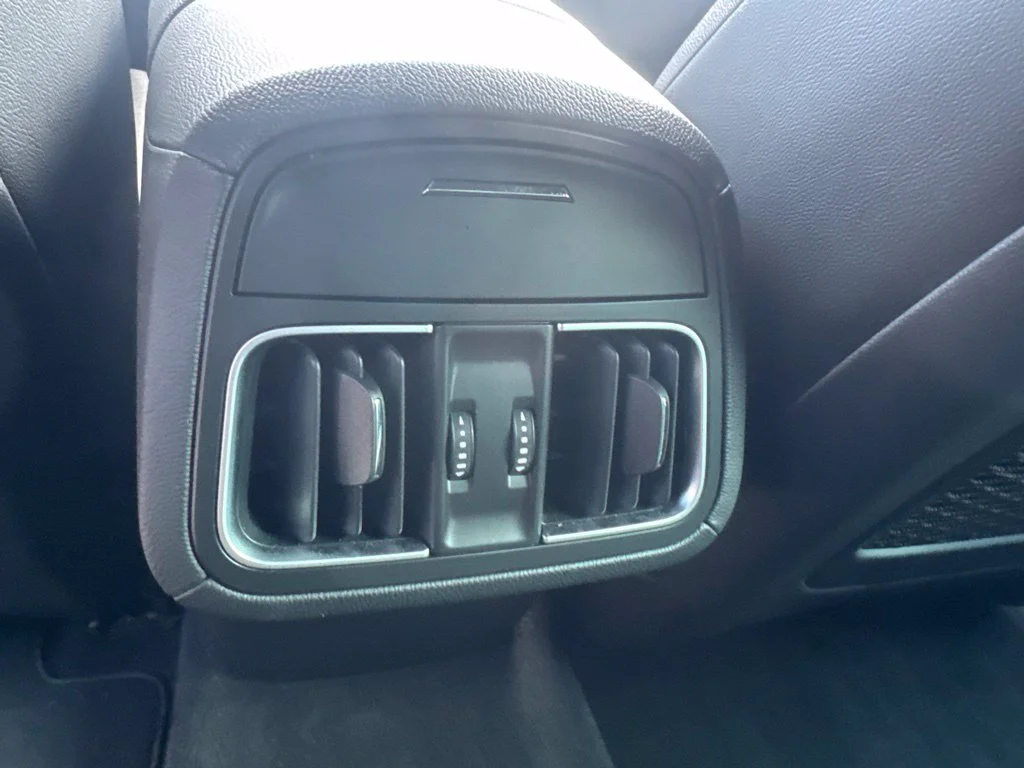 Used 2019 White Maserati Base image 21