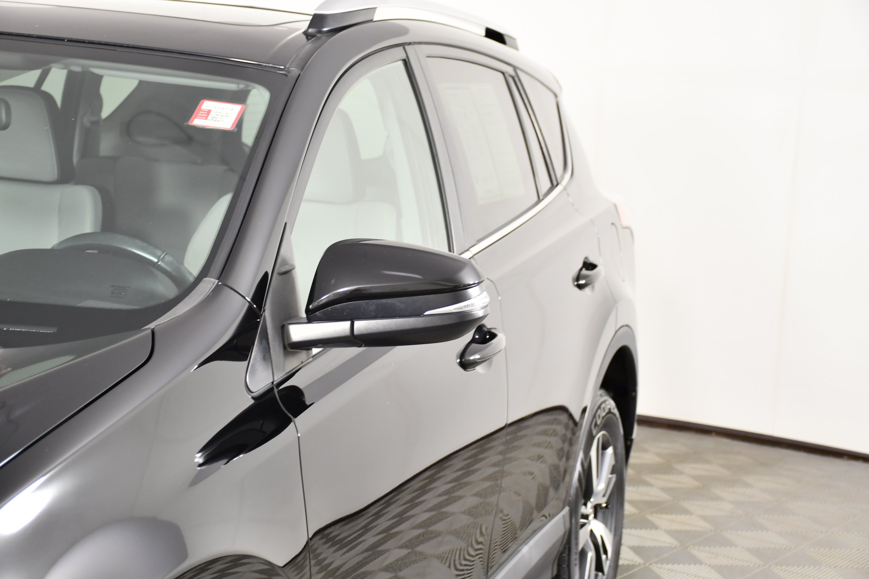 Used 2016 Black Toyota XLE image 13