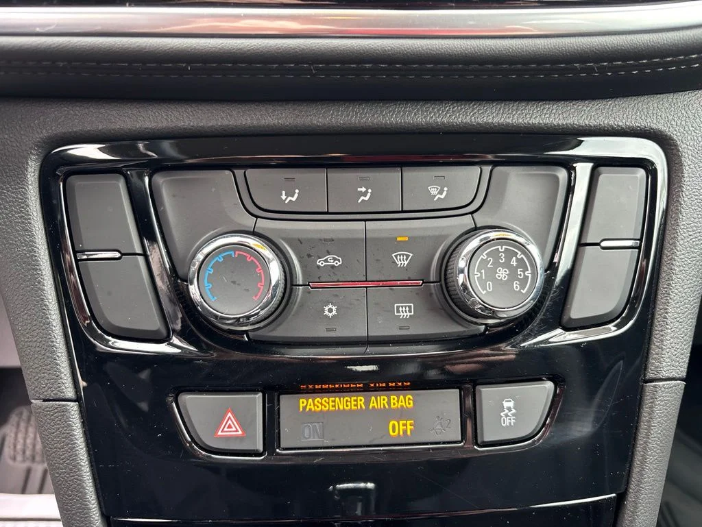 Used 2022 Red Buick Preferred image 28